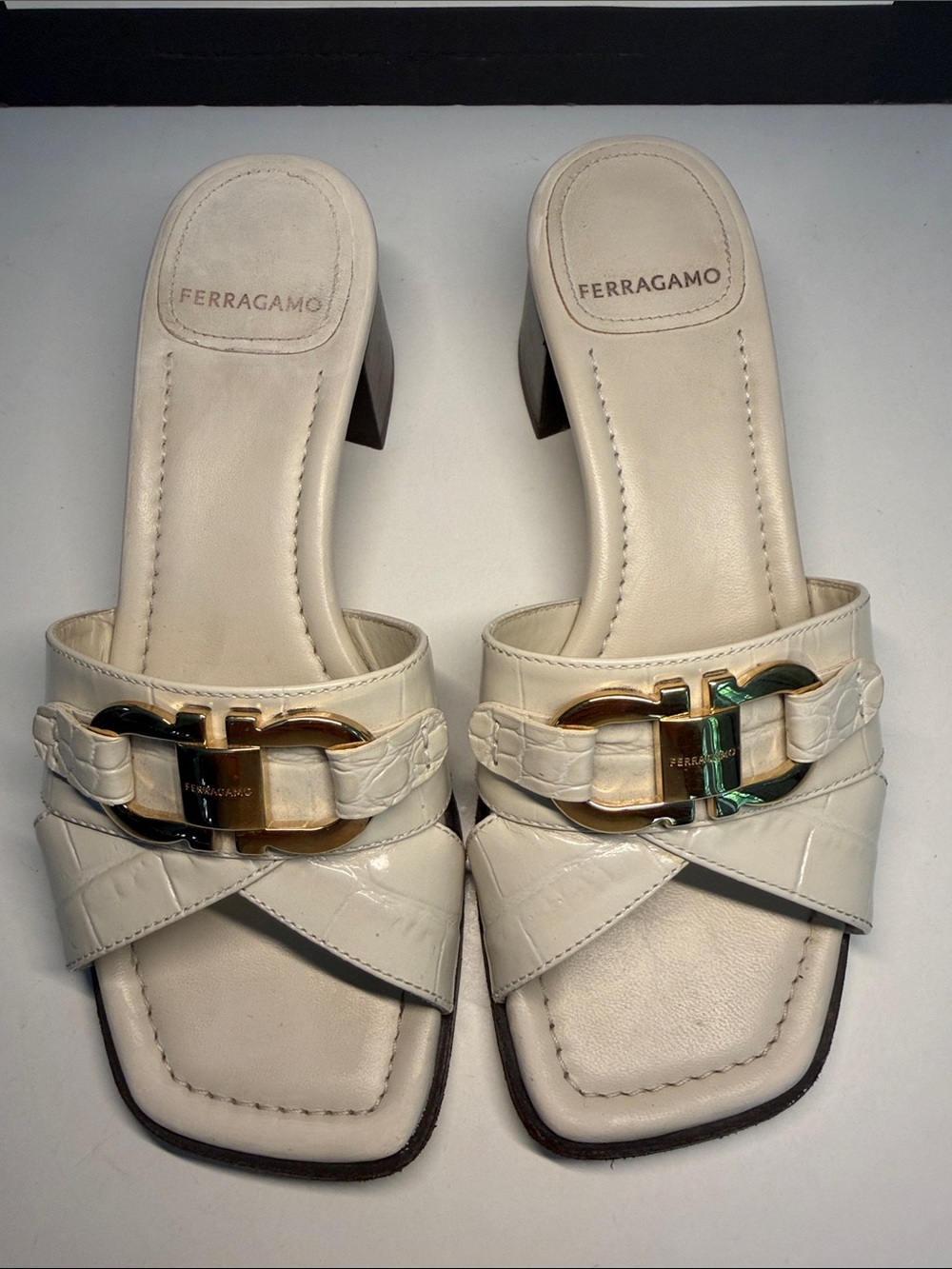 FERRAGAMO Women's Leah Gancini Slide Sandals Women's Size US 6